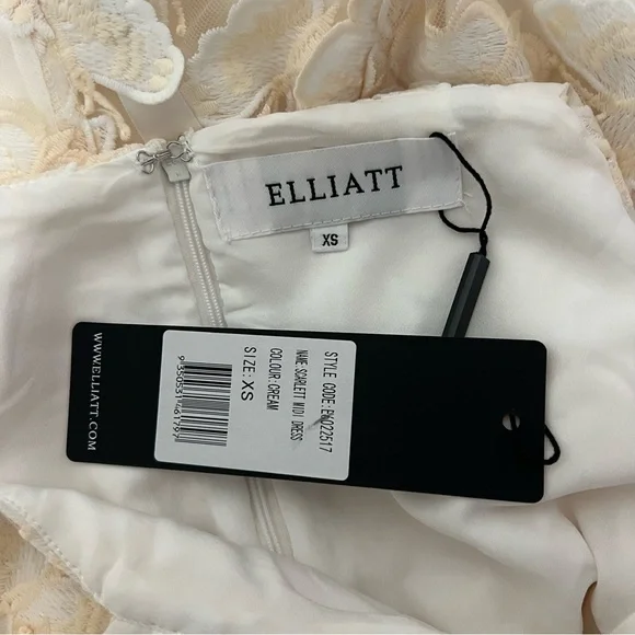 scarlett midi dress in cream elliatt NEW NWT Elliatt Scarlett Butterfly Midi Dress In Cream is available for purchase on au PAY Market - Imported Goods Online Store Co.Ltd. | au PAY Market